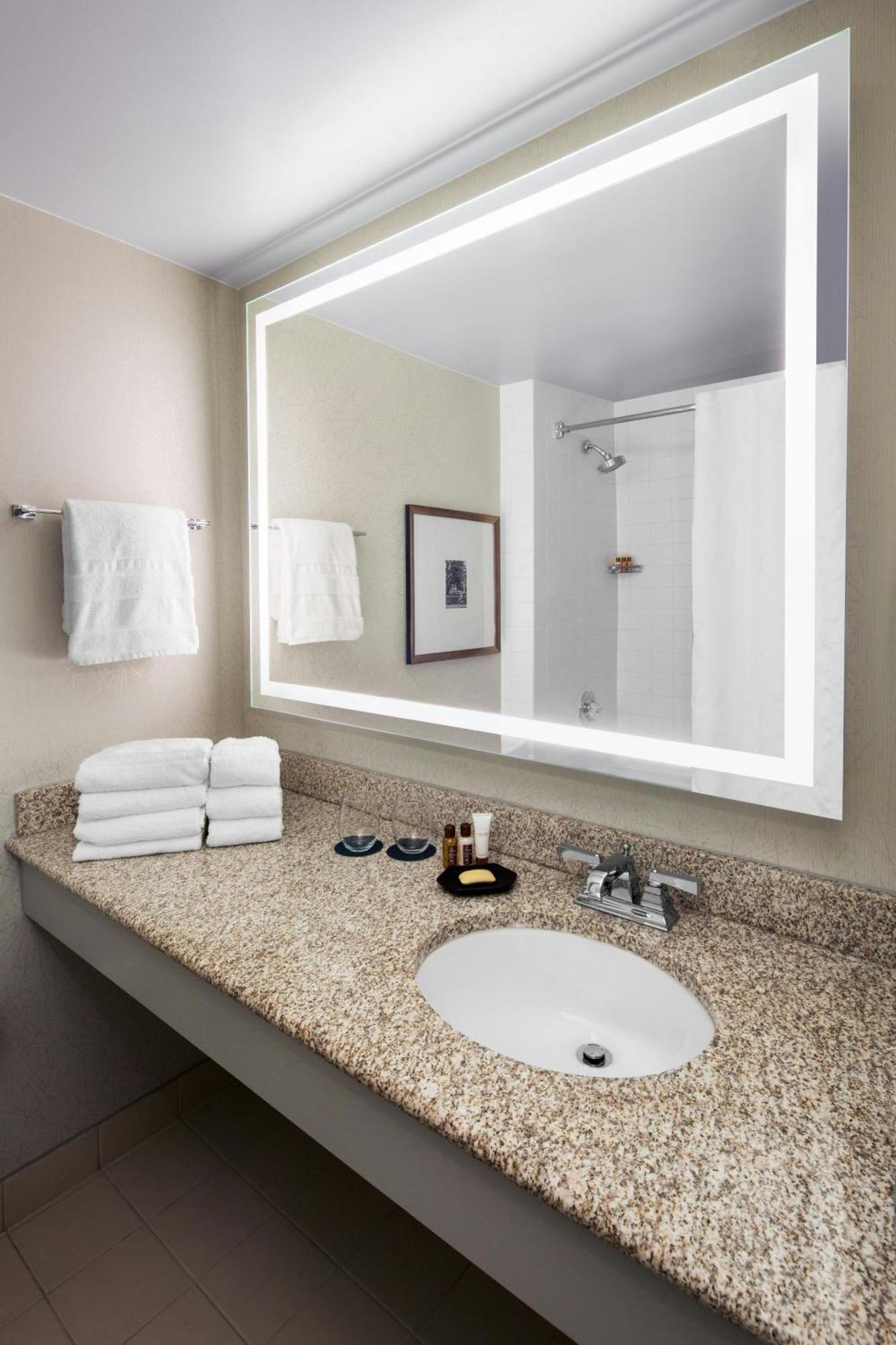 Sheraton Raleigh Hotel Buitenkant foto