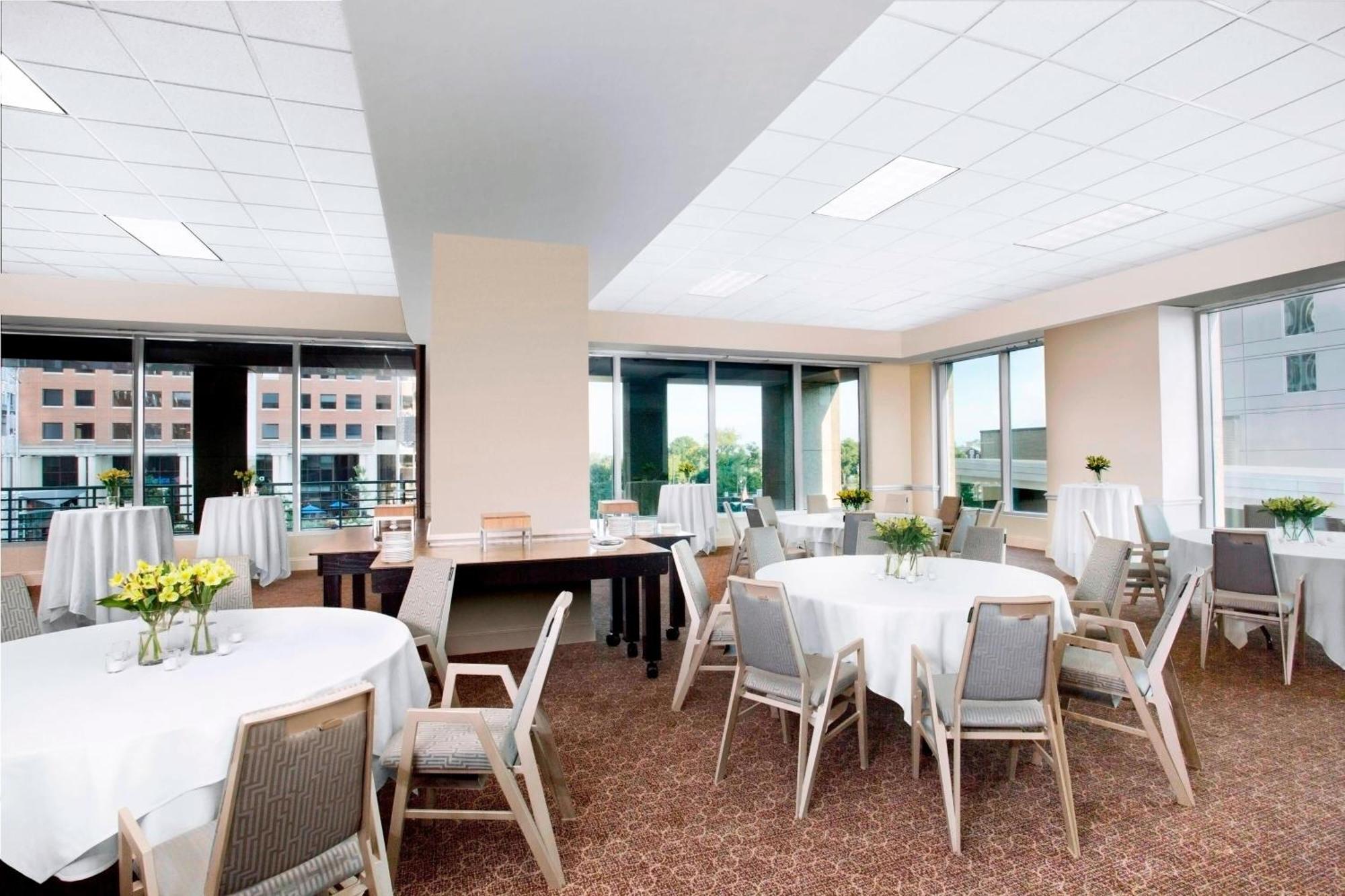 Sheraton Raleigh Hotel Buitenkant foto