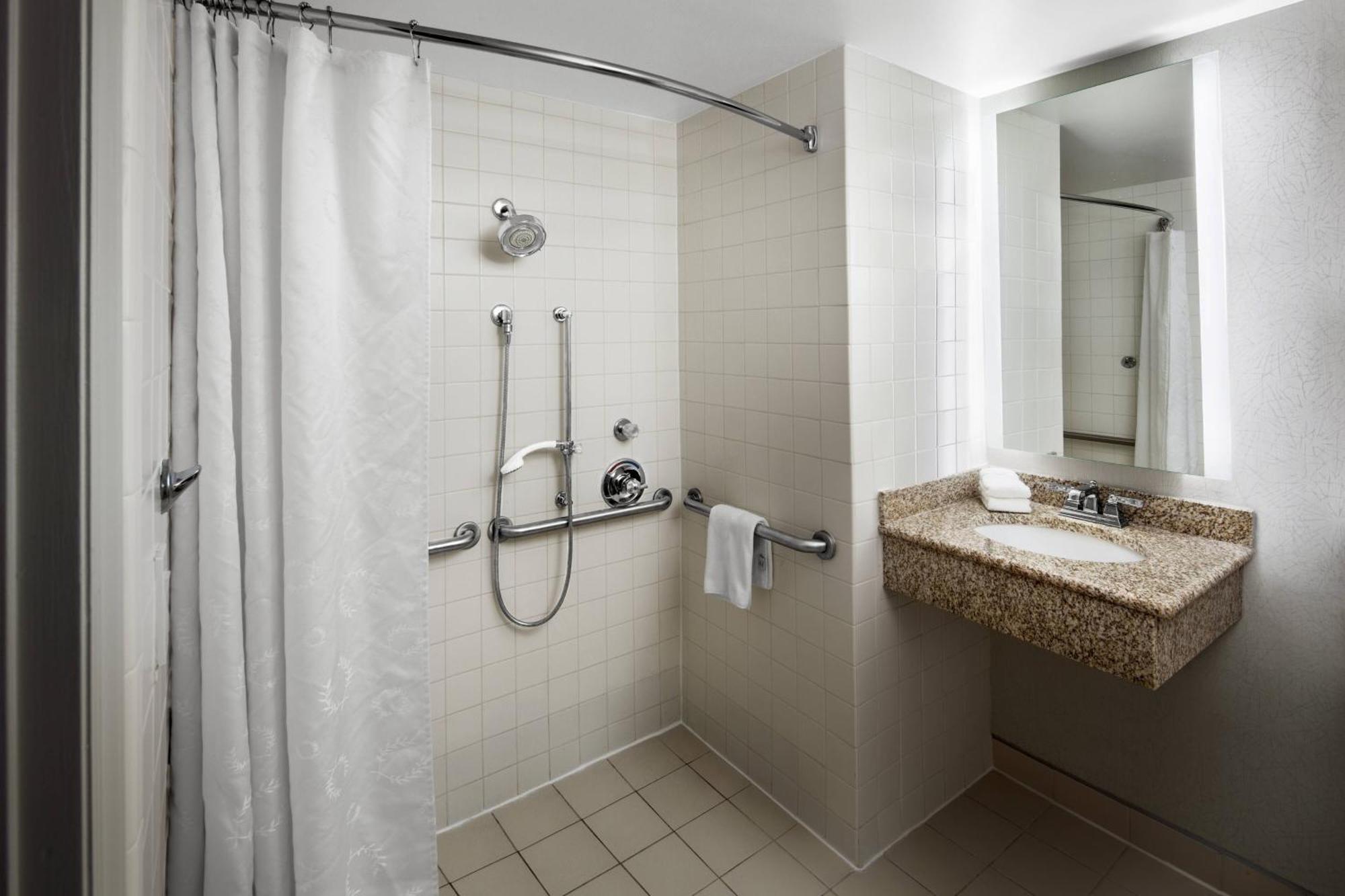 Sheraton Raleigh Hotel Buitenkant foto