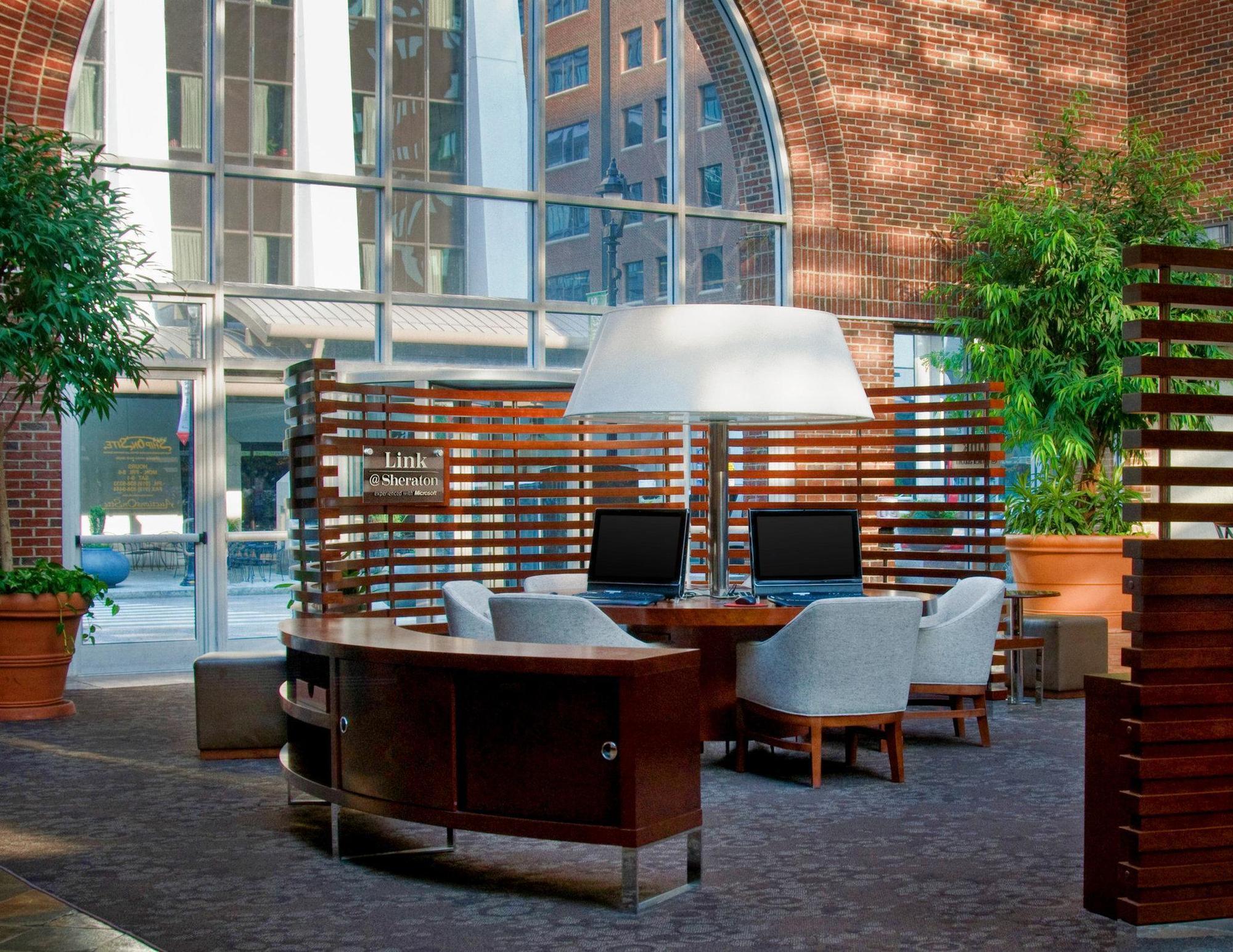 Sheraton Raleigh Hotel Buitenkant foto