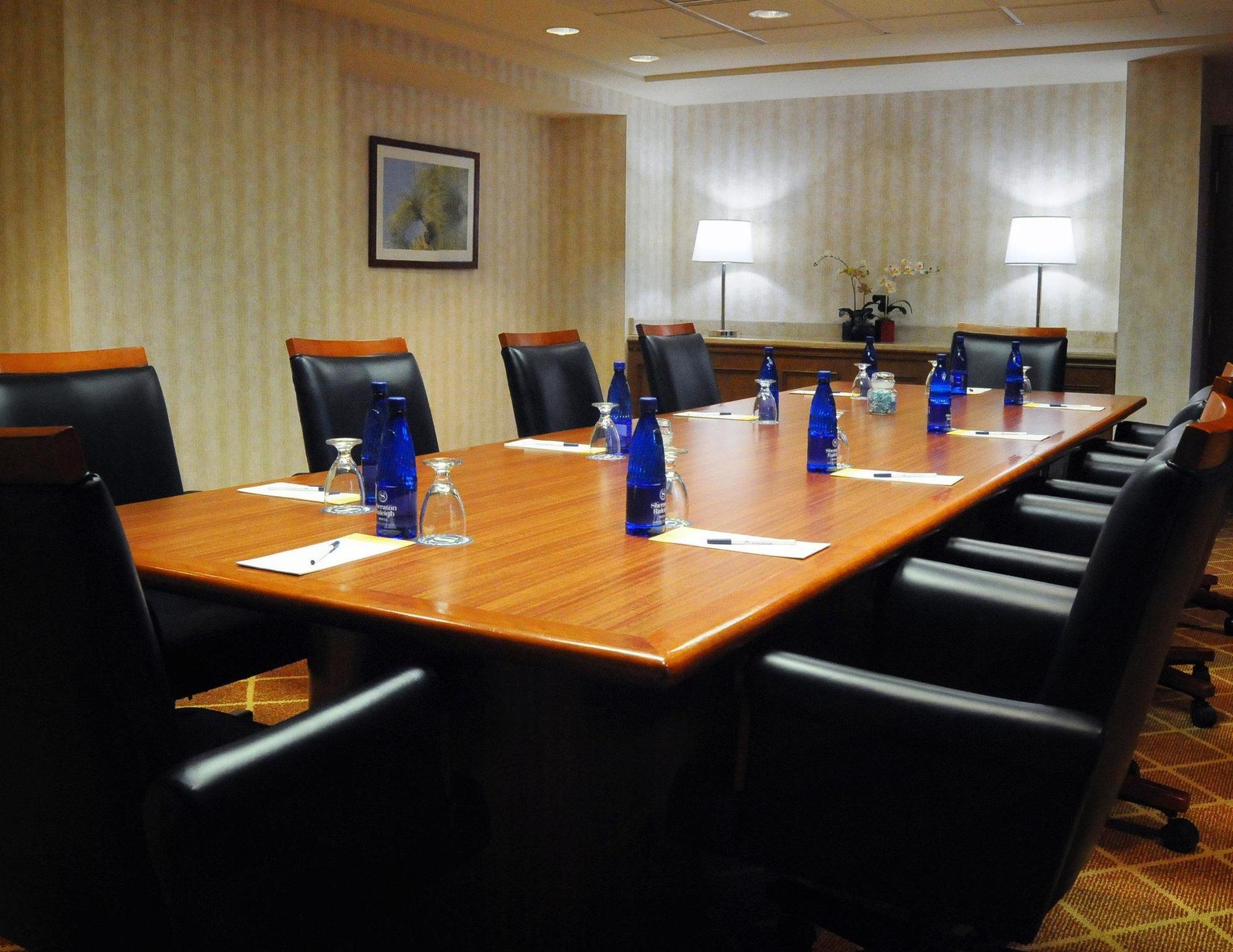 Sheraton Raleigh Hotel Buitenkant foto