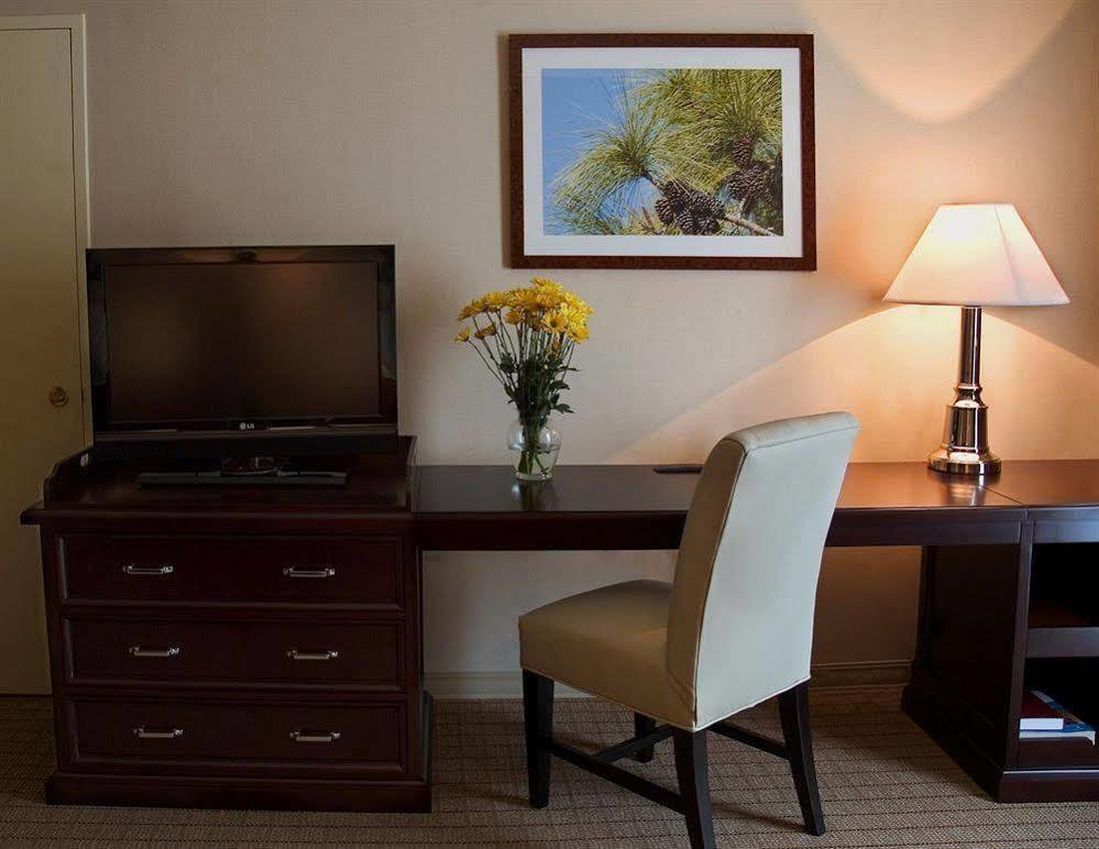 Sheraton Raleigh Hotel Buitenkant foto